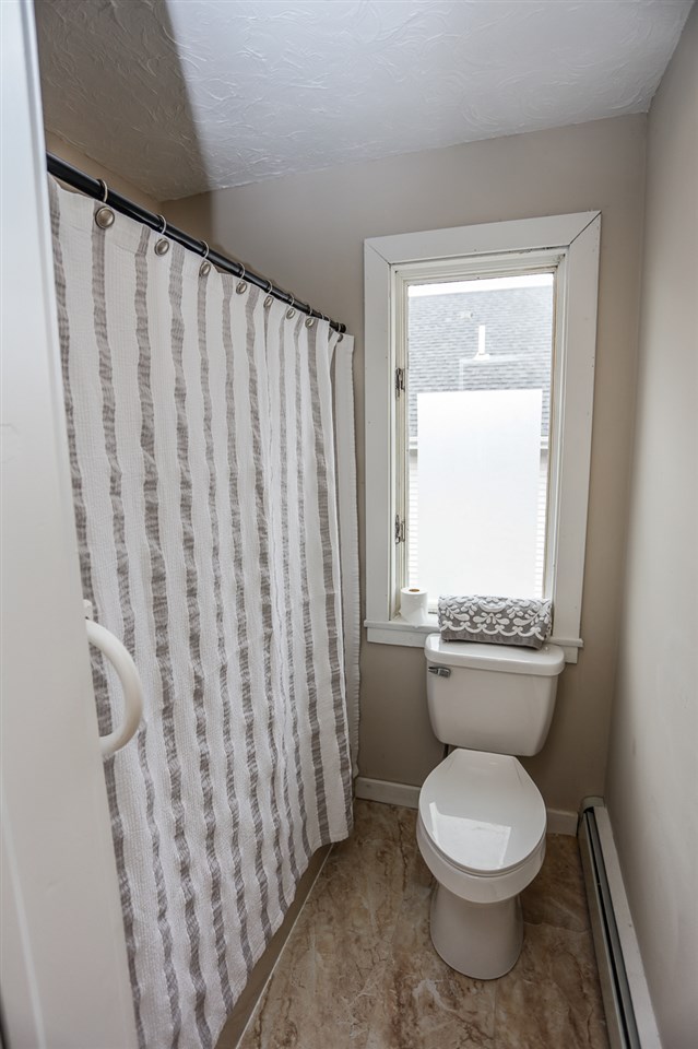 628 Green Street Manchester, NH 03103 - Photo 17 of 33