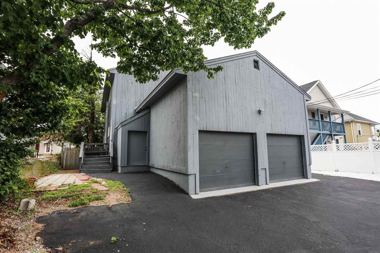 628 Green Street Manchester, NH 03103 - Photo 3 of 33