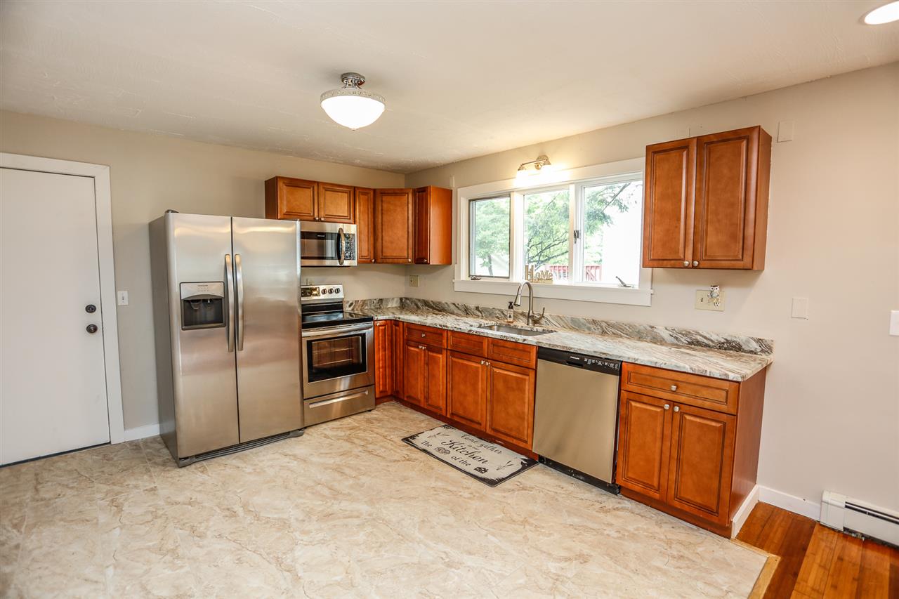 628 Green Street Manchester, NH 03103 - Photo 23 of 33