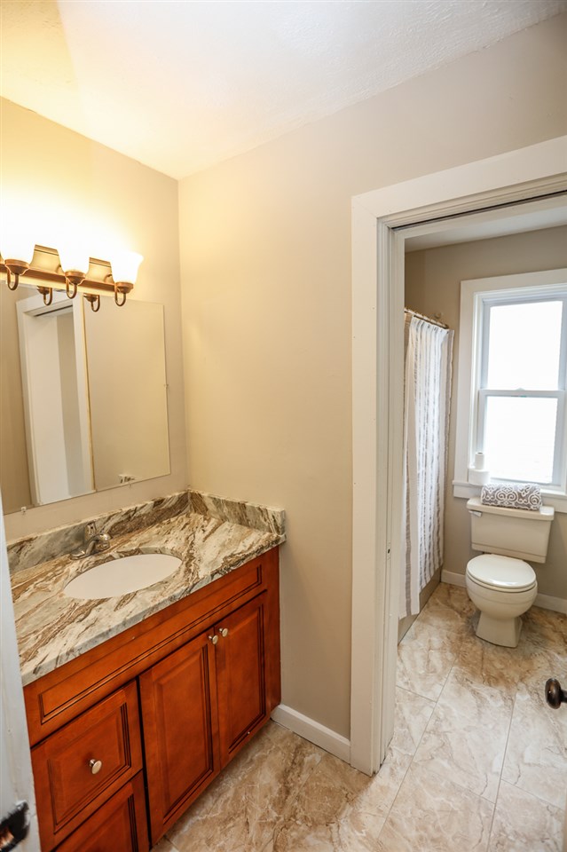 628 Green Street Manchester, NH 03103 - Photo 29 of 33