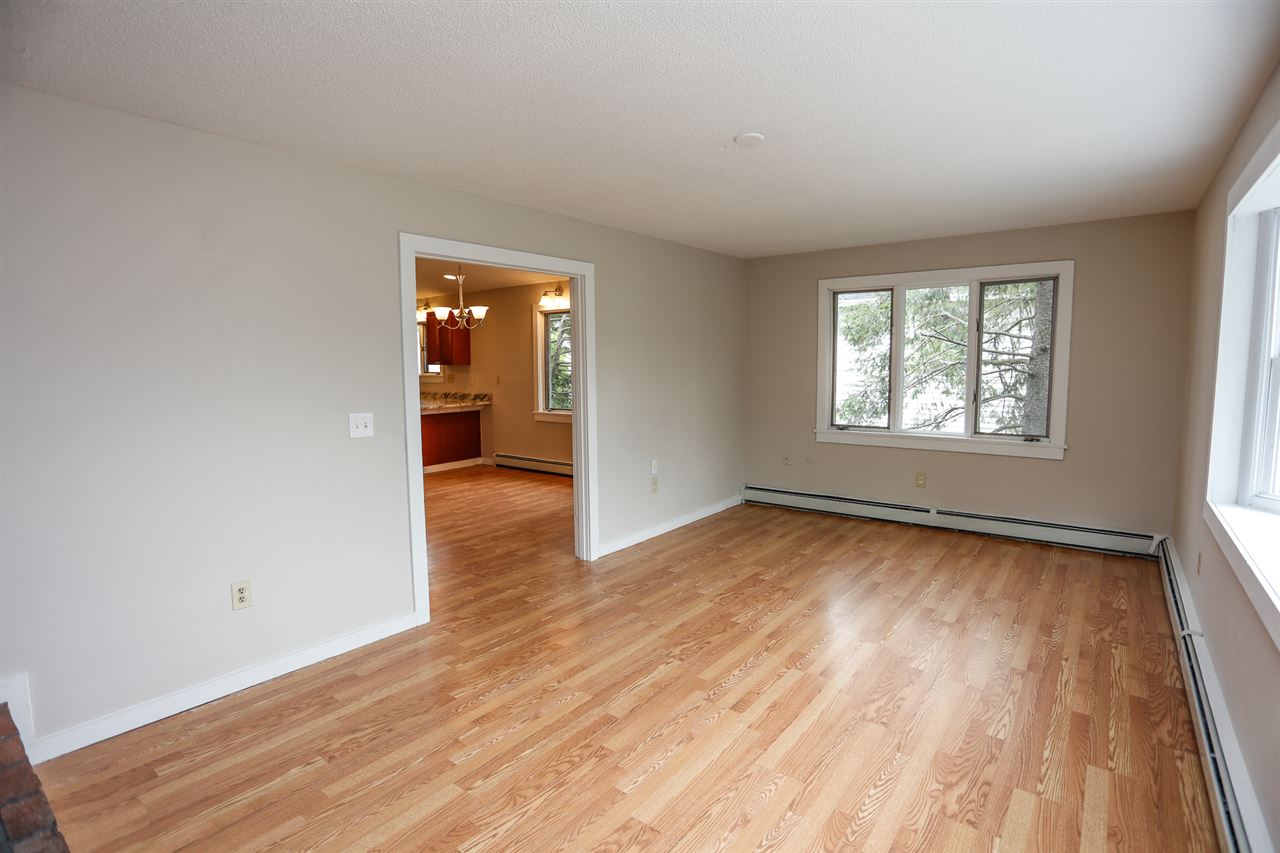 628 Green Street Manchester, NH 03103 - Photo 4 of 33