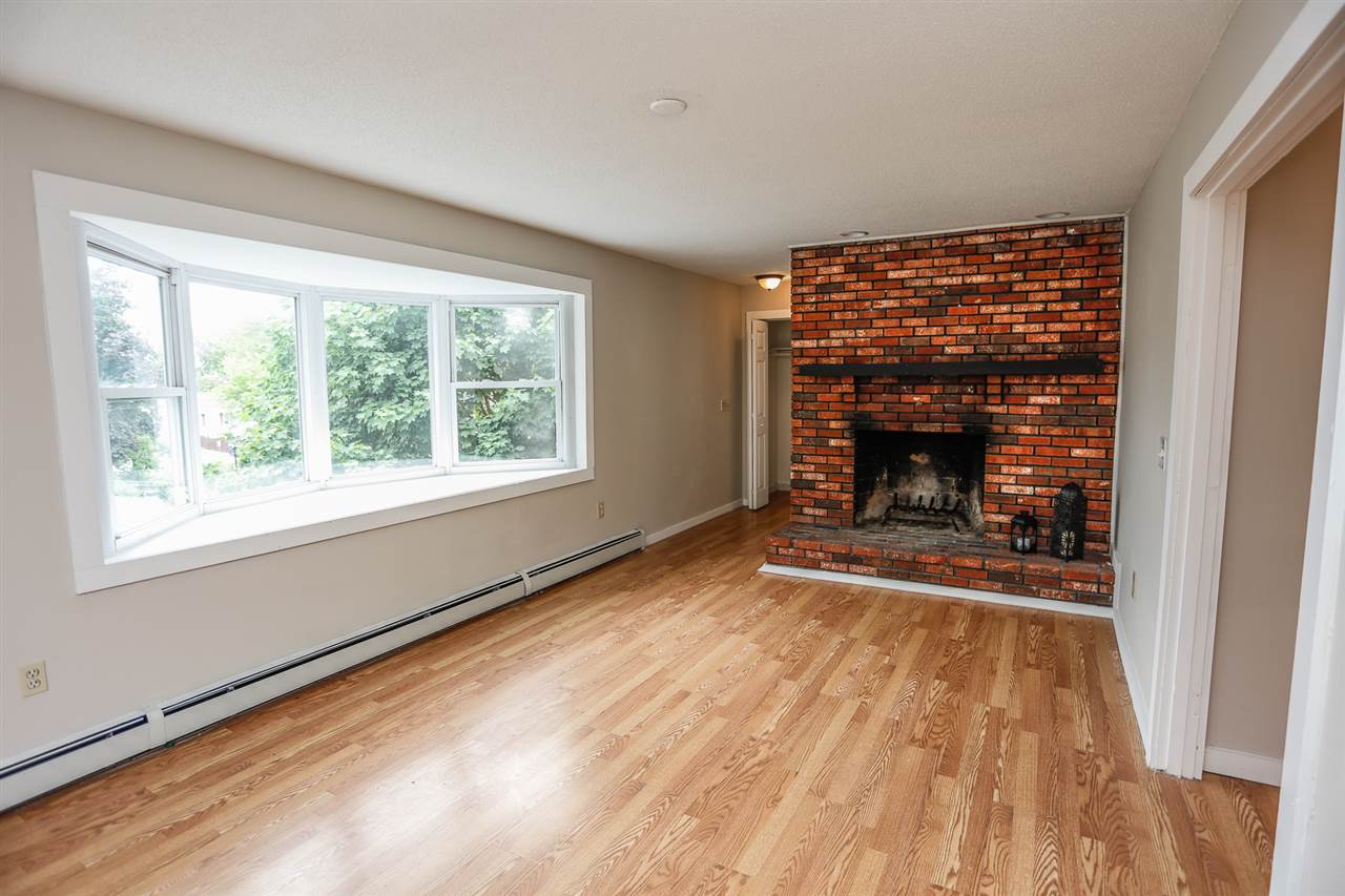 628 Green Street Manchester, NH 03103 - Photo 6 of 33