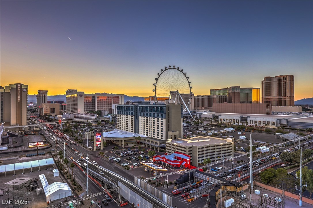 211 East Flamingo Road, Unit 1503 Las Vegas, NV 89169 - Photo 32 of 44 View of city