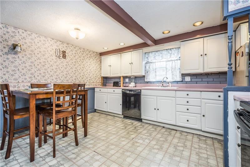 5 South Depaoli Road Cecil, PA 15321 - Photo 11 of 24