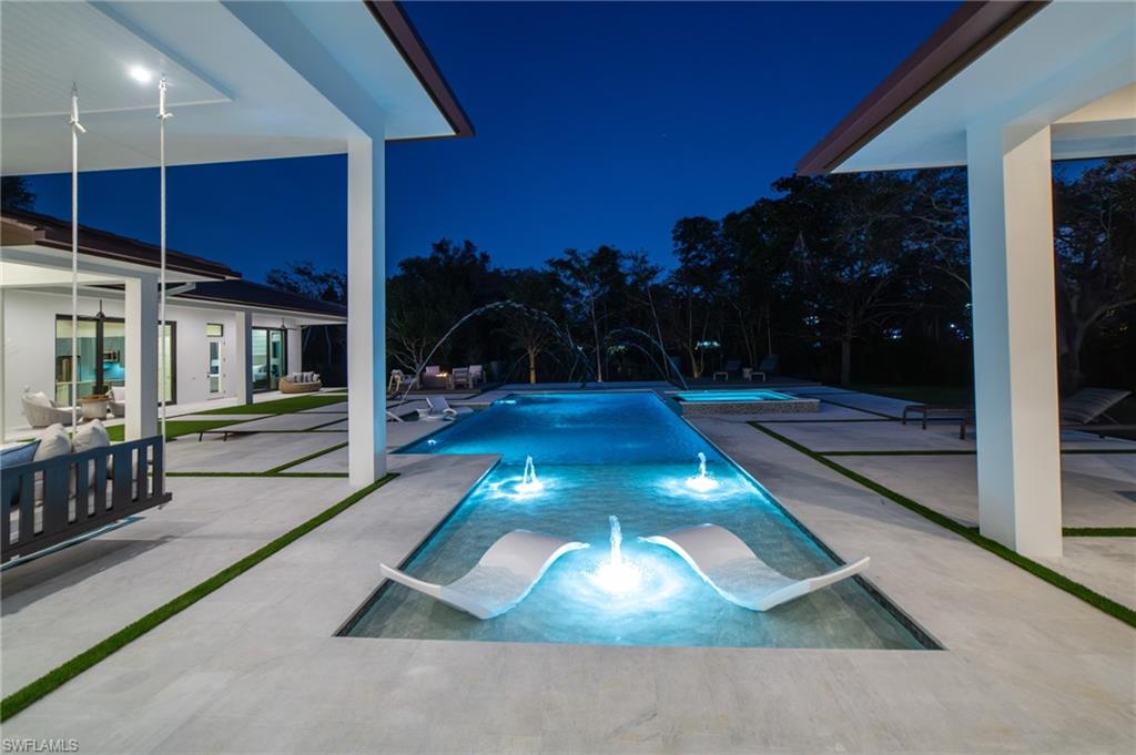 18 Caribbean Road Naples, FL 34108 - Photo 10 of 45