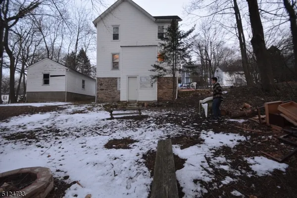 $2,700 | 153 West Chrystal Street, Dover, NJ 07801