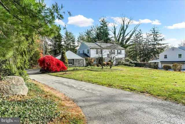 $1,300,000 | 1611 Lark Lane, Villanova, PA 19085