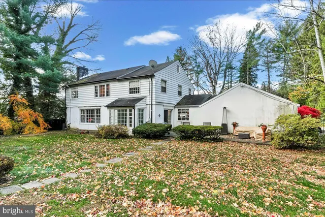$1,300,000 | 1611 Lark Lane, Villanova, PA 19085