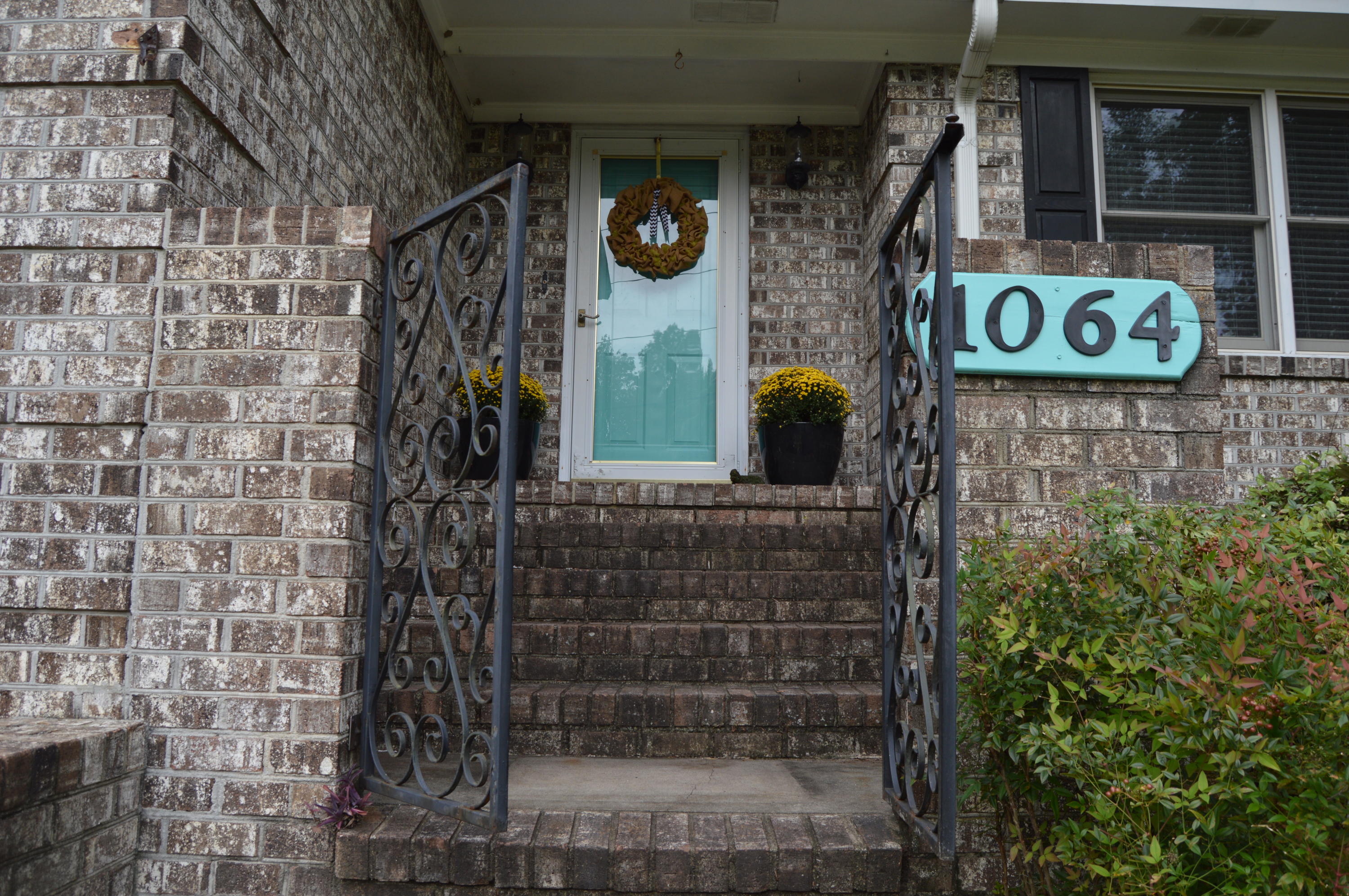 1064 Yeamans Hall Road Hanahan, SC 29410 - Photo 4 of 25 DSC_0201