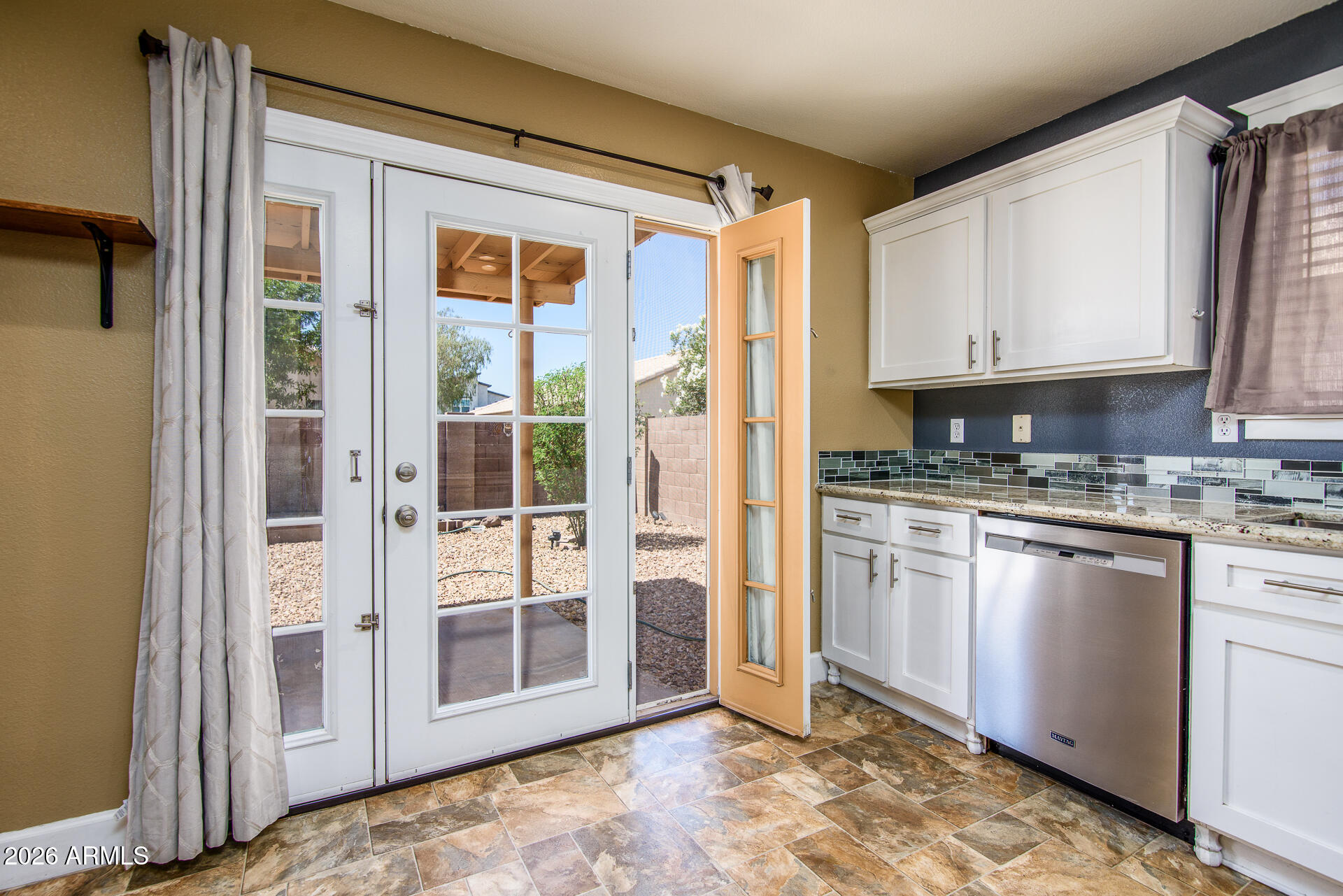 1843 West Renaissance Avenue Apache Junction, AZ 85120 - Photo 6 of 23