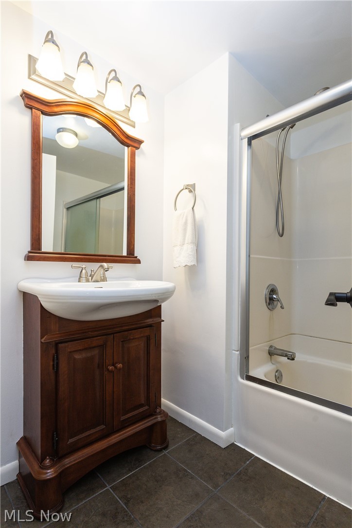 1215 Briggle Road Akron, OH 44320 - Photo 15 of 35 Gallery Image 15