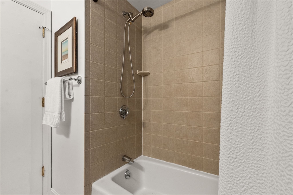 37-39 Thurston Road, Unit 1 Newton, MA 02464 - Photo 13 of 27 Gallery Image 13