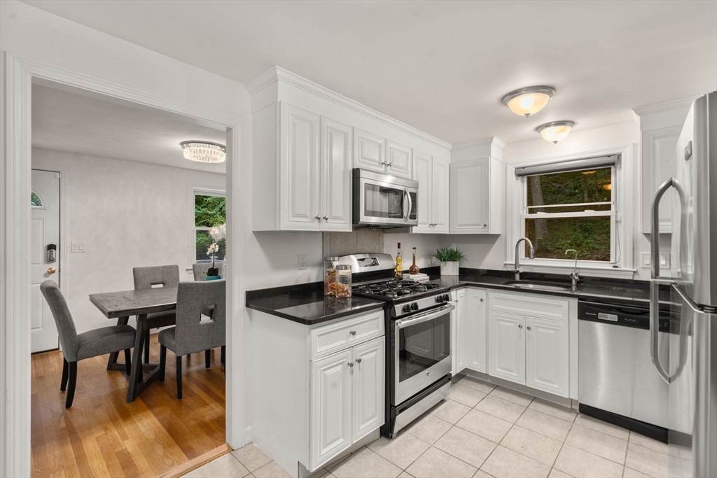 37-39 Thurston Road, Unit 1 Newton, MA 02464 - Photo 4 of 27 Gallery Image 4