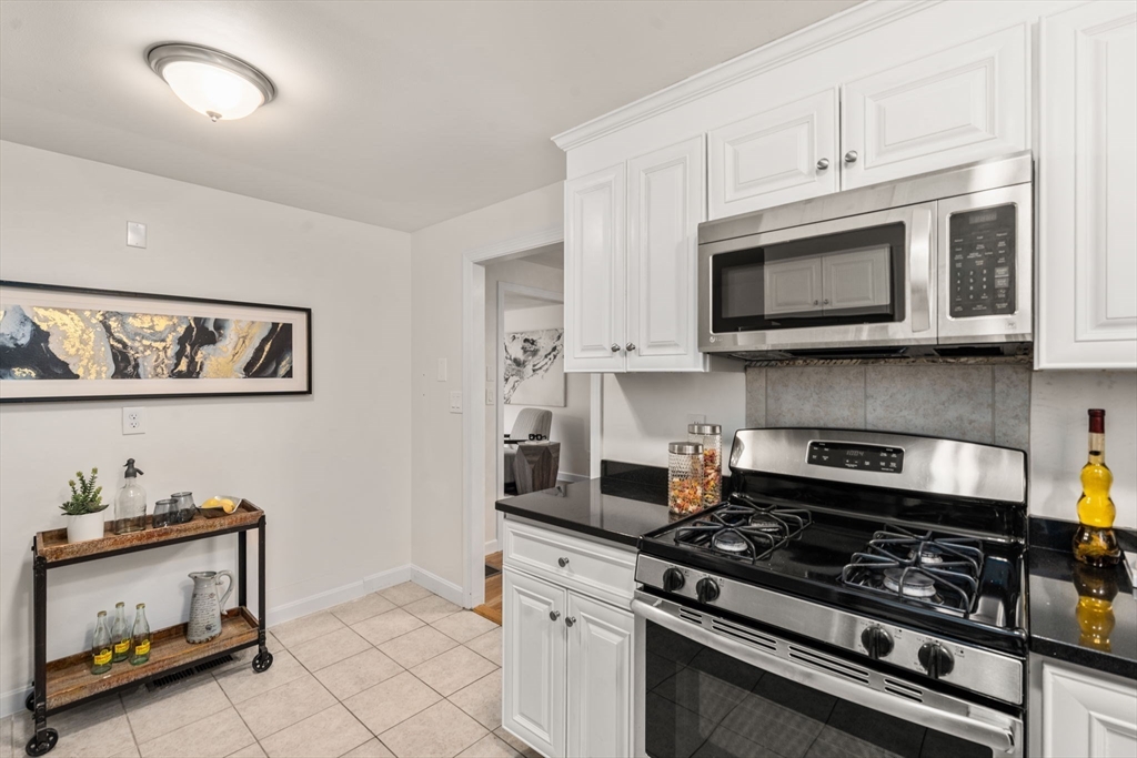 37-39 Thurston Road, Unit 1 Newton, MA 02464 - Photo 8 of 27 Gallery Image 8
