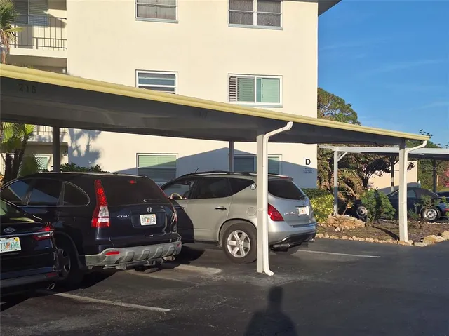 $1,750 | 708 South Tamiami Trail, Unit 320, Venice, FL 34285