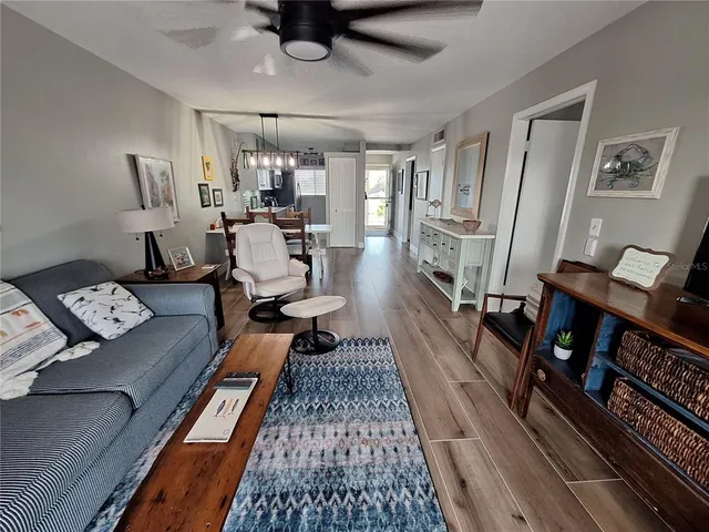 $1,750 | 708 South Tamiami Trail, Unit 320, Venice, FL 34285