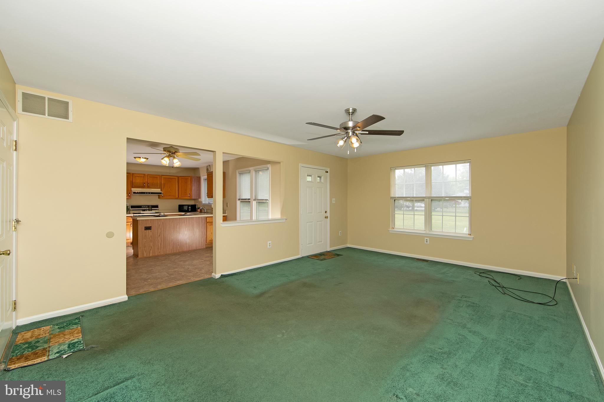 329 Green Street Beverly, NJ 08010 - Photo 10 of 26 Family Room