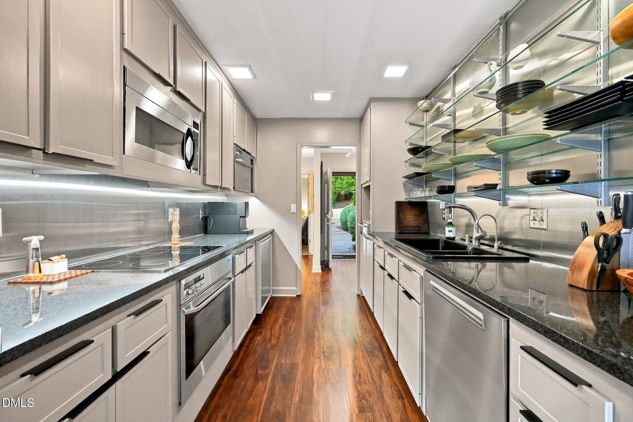 2828 Rue Sans Famille Raleigh, NC 27607 - Photo 14 of 67 -