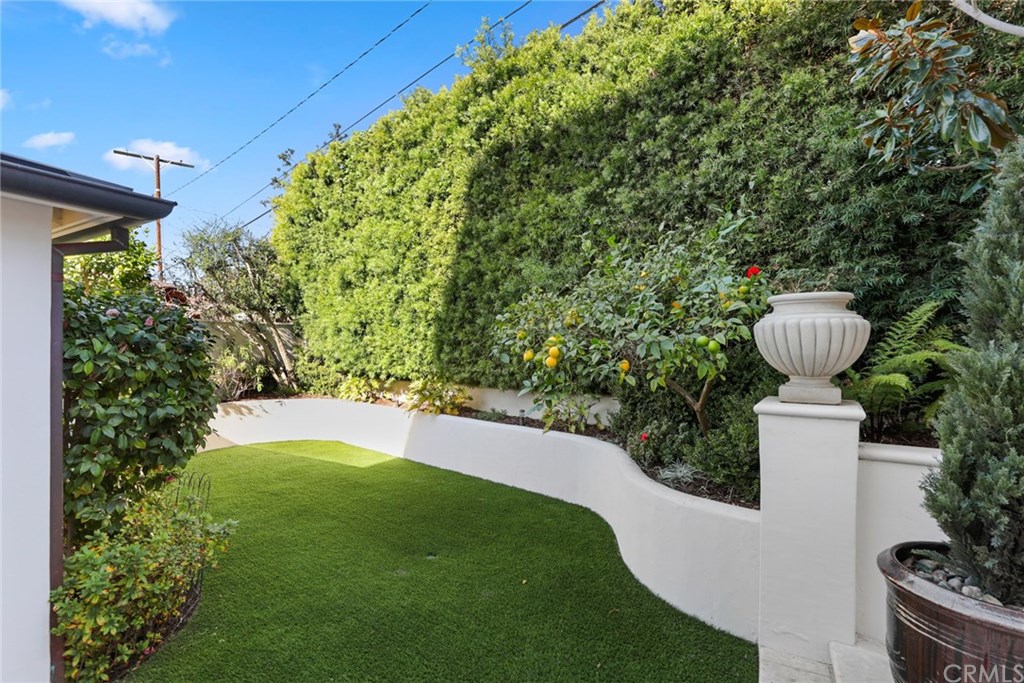 313 Ave F Redondo Beach, CA 90277 - Photo 22 of 38