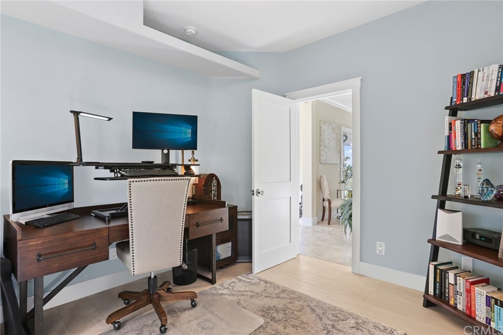 313 Ave F Redondo Beach, CA 90277 - Photo 25 of 38