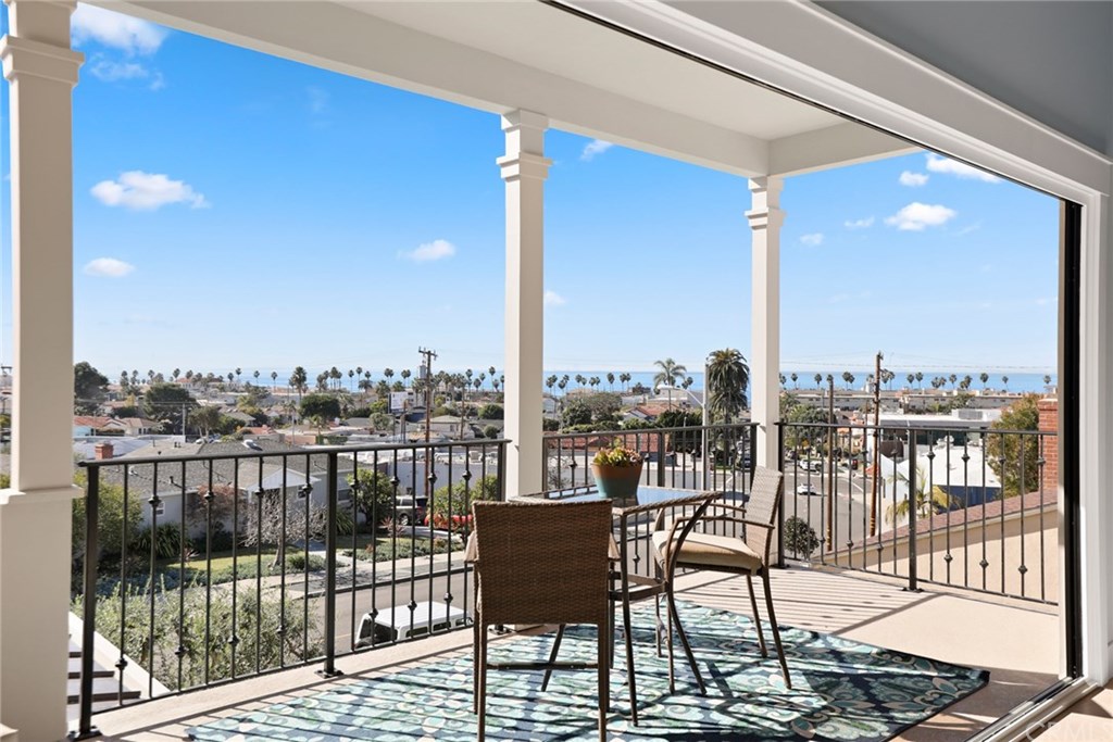 313 Ave F Redondo Beach, CA 90277 - Photo 5 of 38