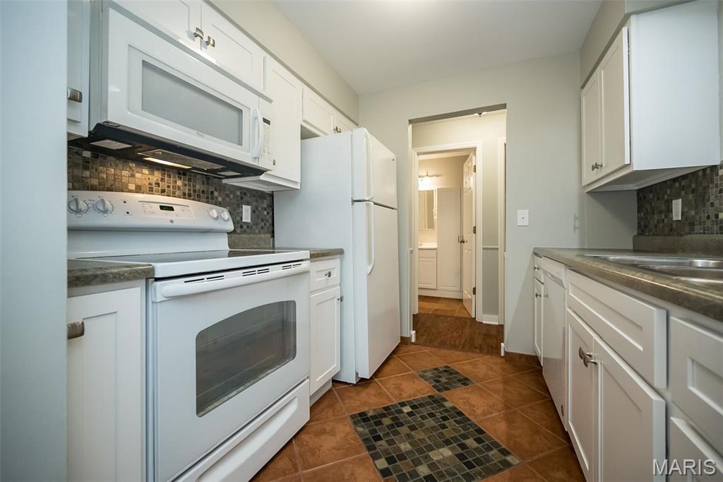 711 Lofty Point Drive, Unit B Ballwin, MO 63021 - Photo 12 of 26