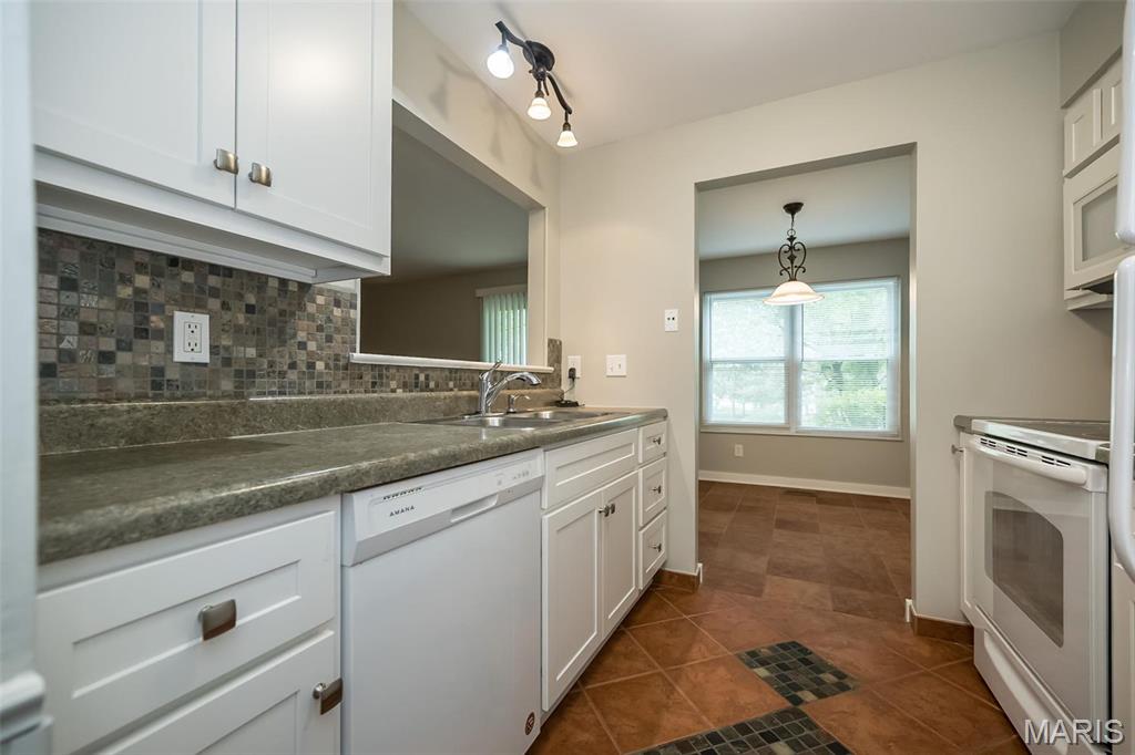 711 Lofty Point Drive, Unit B Ballwin, MO 63021 - Photo 13 of 26