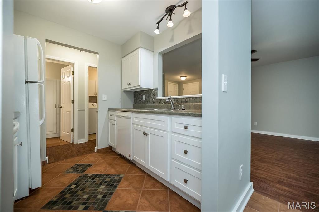 711 Lofty Point Drive, Unit B Ballwin, MO 63021 - Photo 10 of 26