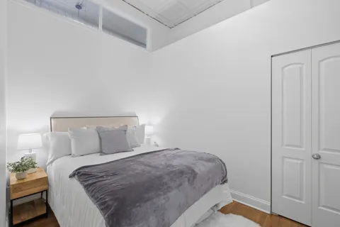 $1,399,000 | 1900 West Oakdale Avenue, Chicago, IL 60657