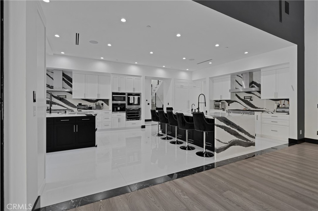 6006 Spring Valley Road Hidden Hills, CA 91302 - Photo 11 of 36