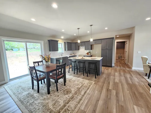 $389,900 | 801 Karsten Drive, Horicon, WI 53032