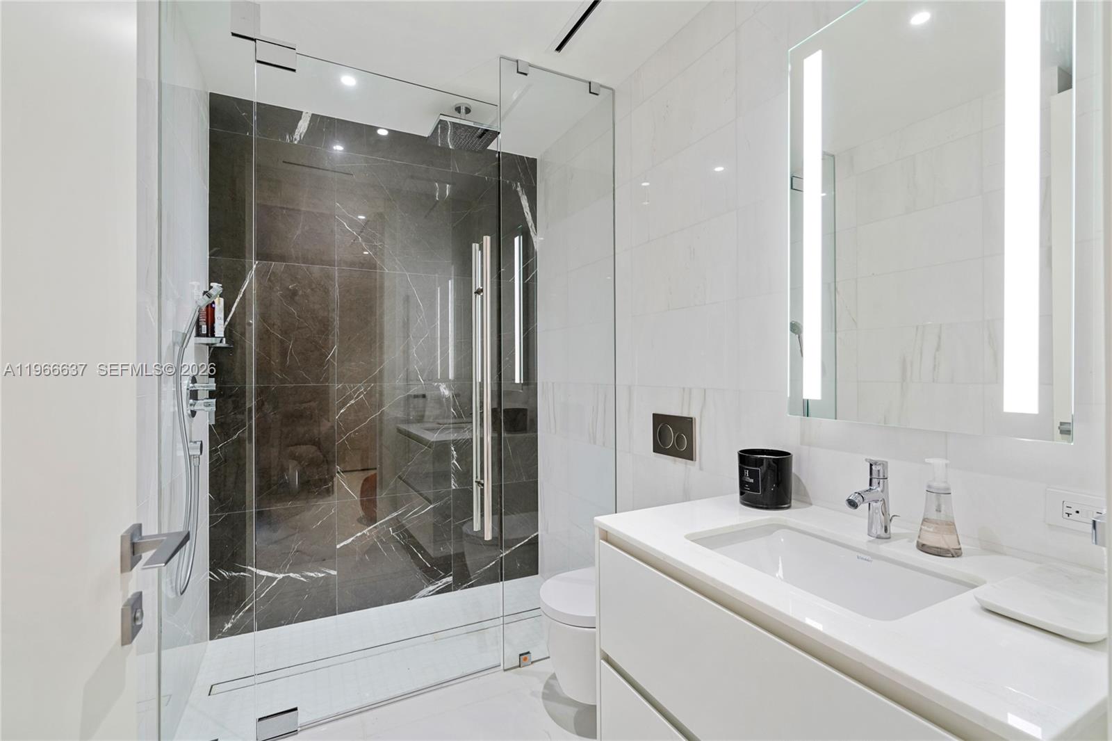 300 Biscayne Blvd Way, Unit 4005 Miami, FL 33131 - Photo 30 of 58