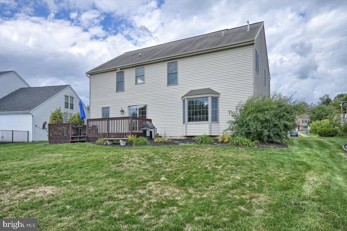 42 Duffield Drive Lititz, PA 17543 - Photo 4 of 38 Backyard