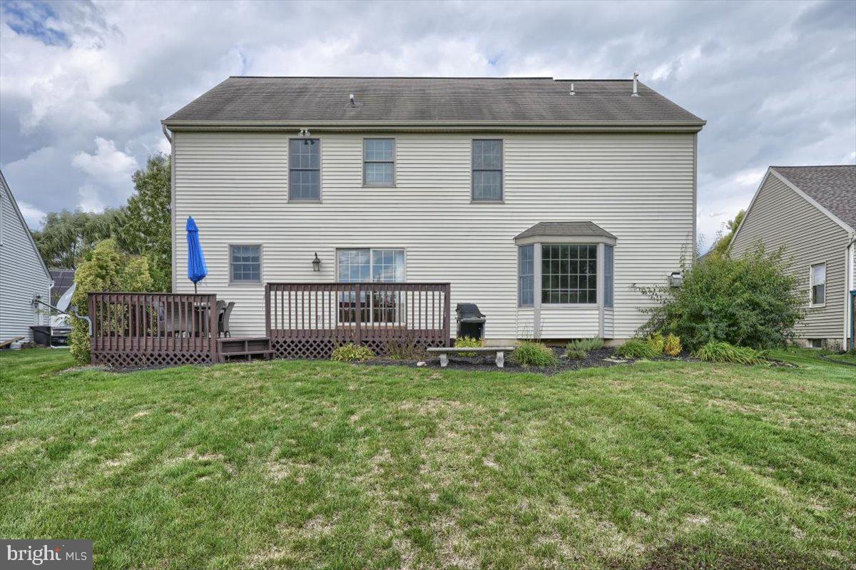 42 Duffield Drive Lititz, PA 17543 - Photo 5 of 38 Backyard