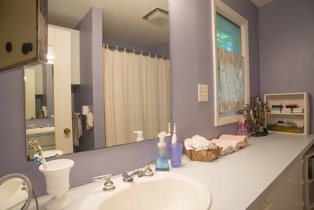 34 High Point Drive Amherst, MA 01002 - Photo 18 of 30 Gallery Image 18