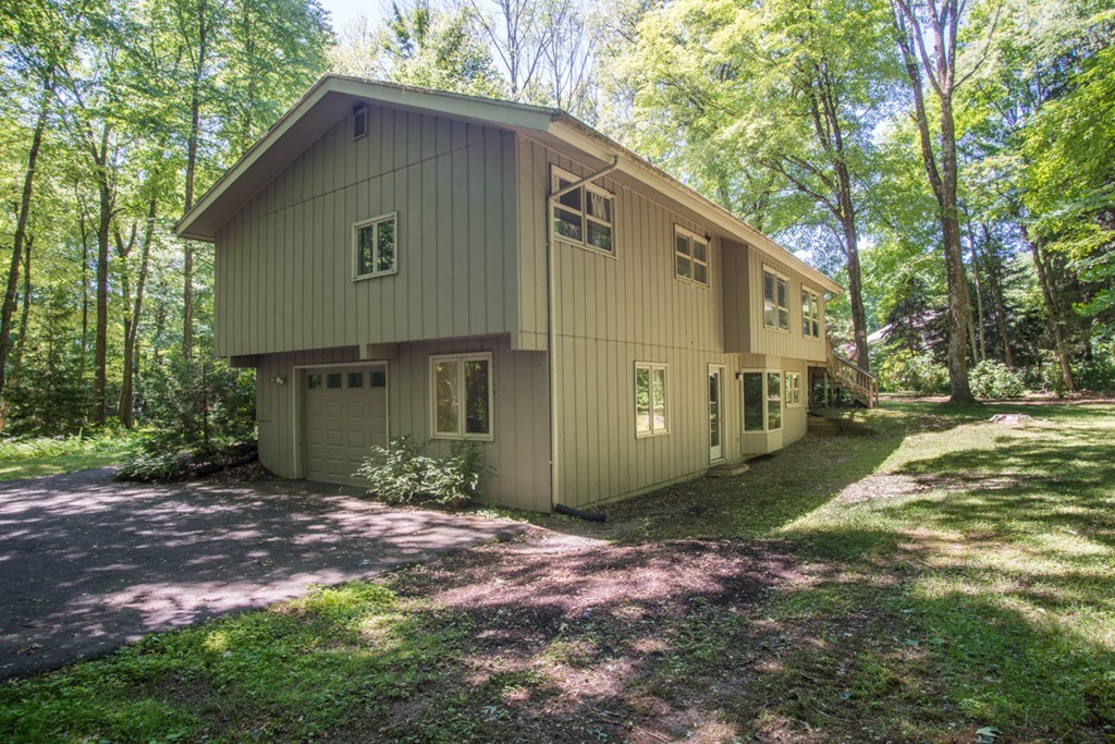 34 High Point Drive Amherst, MA 01002 - Photo 2 of 30 Gallery Image 2