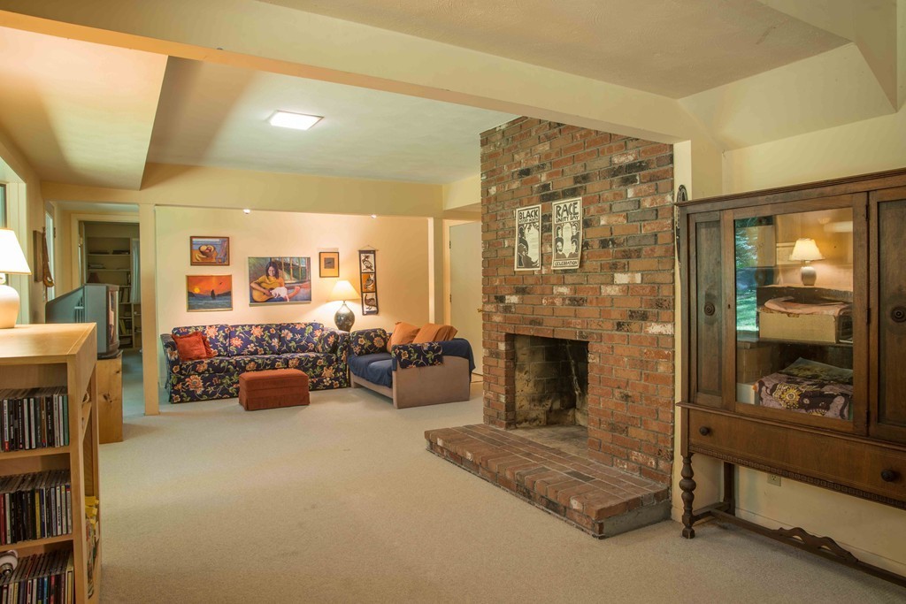 34 High Point Drive Amherst, MA 01002 - Photo 24 of 30 Gallery Image 24