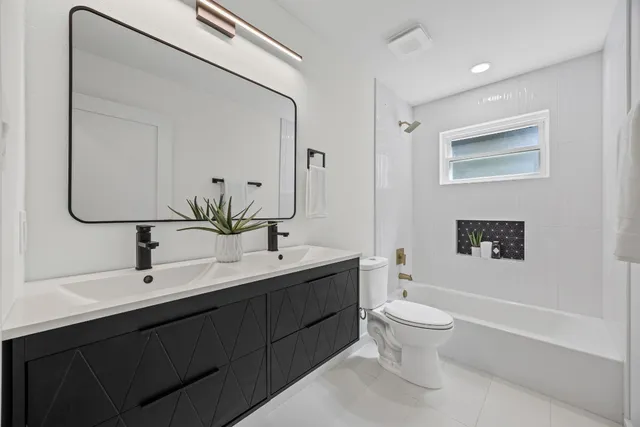 $629,900 | 2007 Matthews Lane, Austin, TX 78745