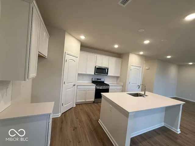 $2,500 | 6871 Seabiscuit Road, Whitestown, IN 46075