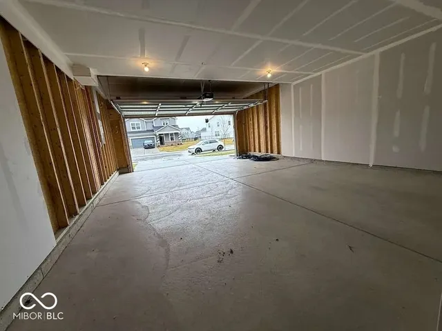 $2,500 | 6871 Seabiscuit Road, Whitestown, IN 46075