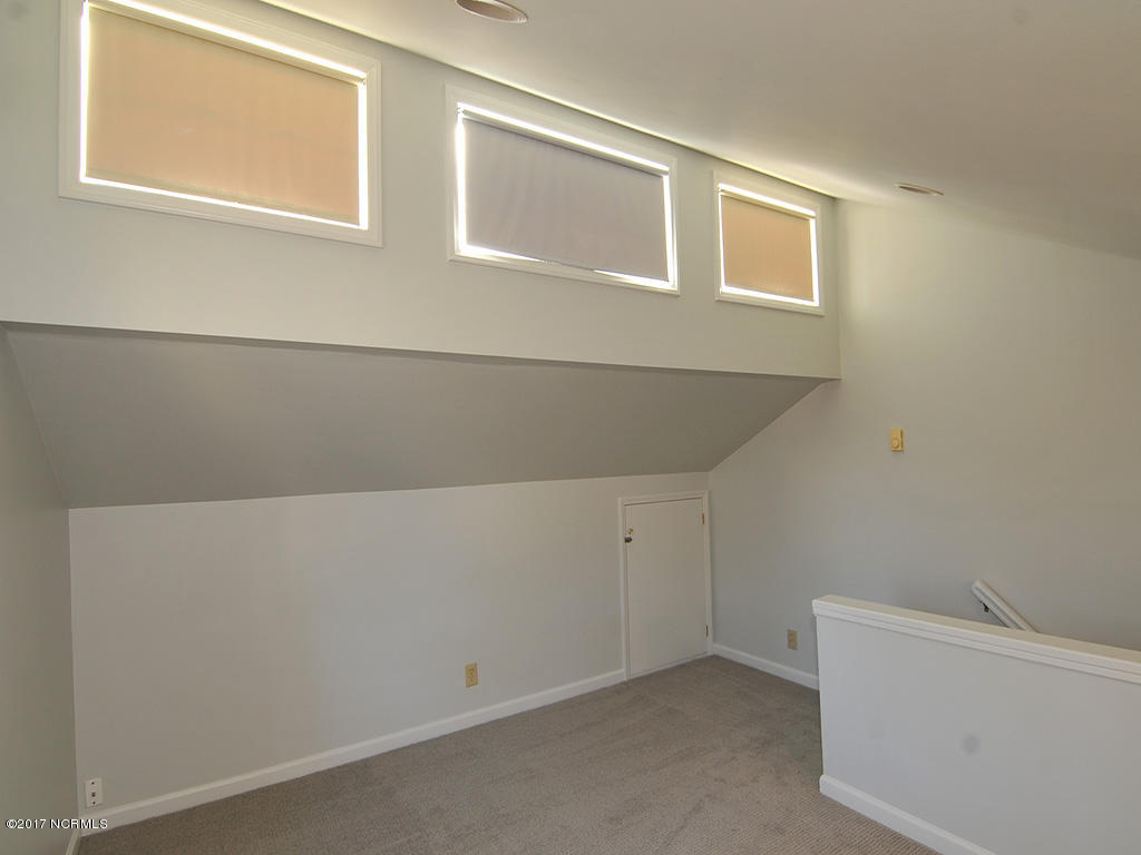 316 Albemarle Road Wilmington, NC 28405 - Photo 16 of 23 21-Bonus Room