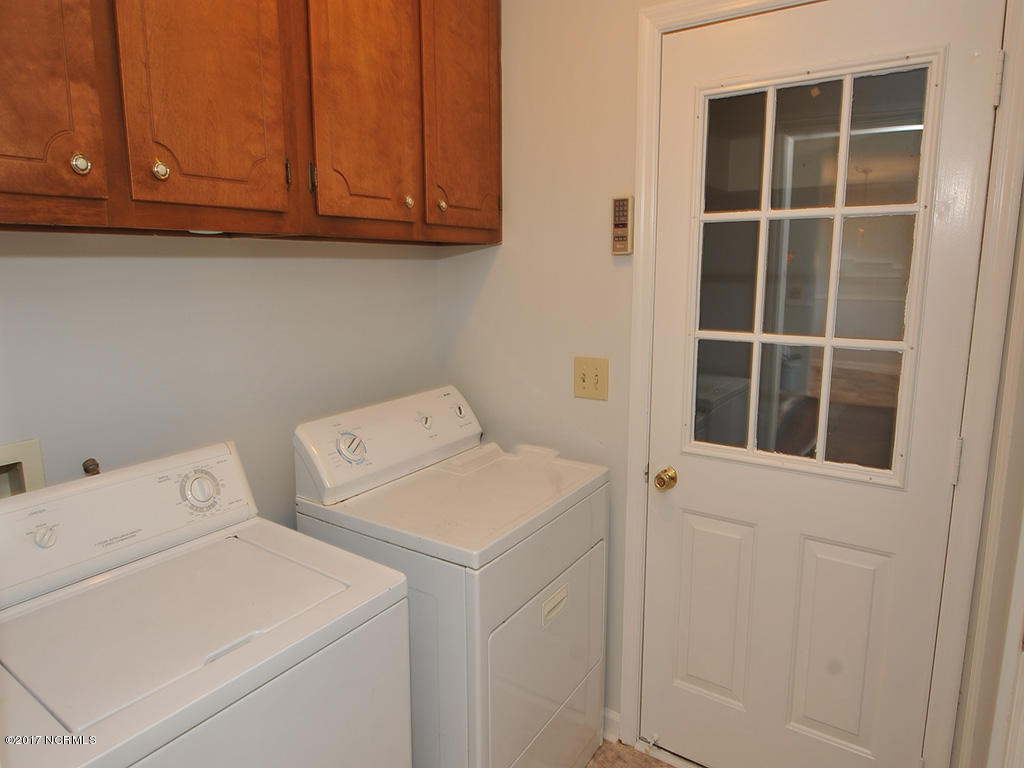 316 Albemarle Road Wilmington, NC 28405 - Photo 17 of 23 22-Laundry