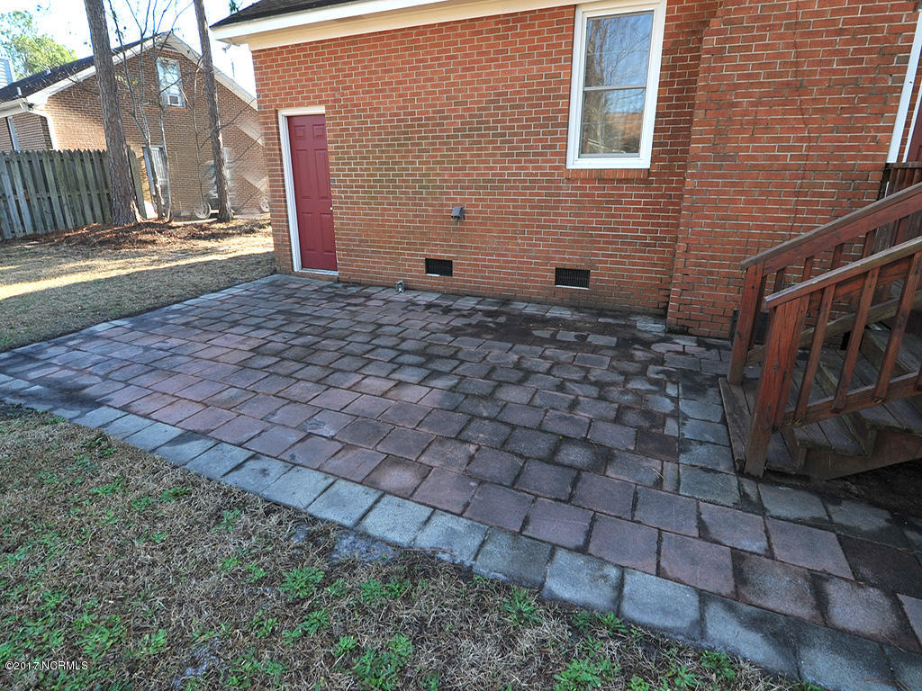 316 Albemarle Road Wilmington, NC 28405 - Photo 19 of 23 24-Patio