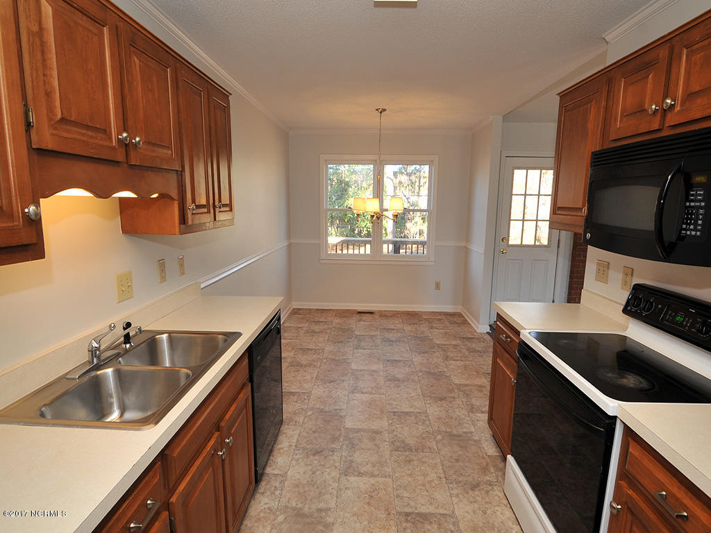 316 Albemarle Road Wilmington, NC 28405 - Photo 5 of 23 9-Kitchen and Dining