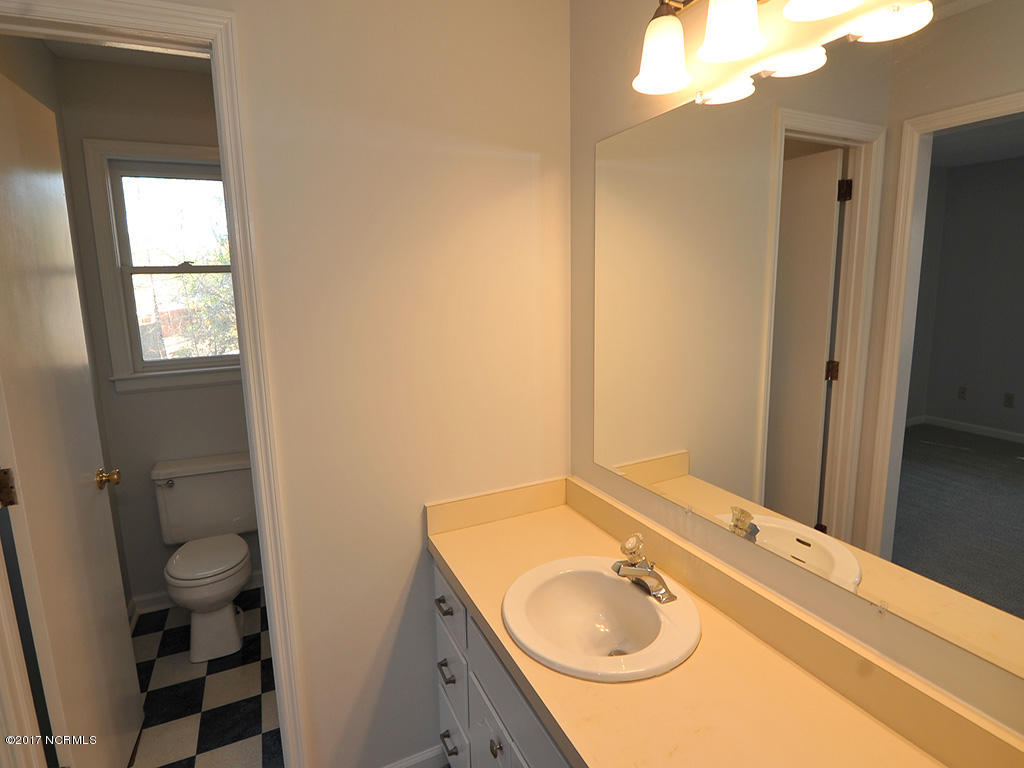 316 Albemarle Road Wilmington, NC 28405 - Photo 10 of 23 13-Master Bath