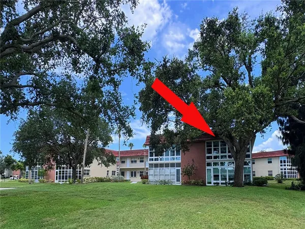 $1,900 | 50 Woodland Drive, Unit 207, Vero Beach, FL 32962