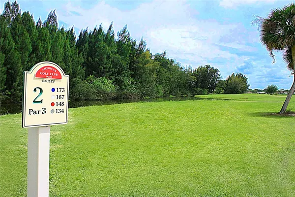 $1,900 | 50 Woodland Drive, Unit 207, Vero Beach, FL 32962