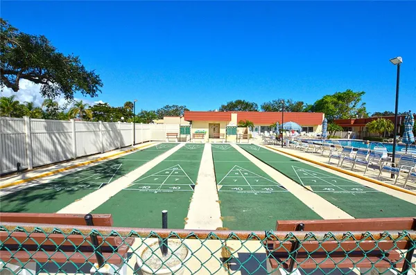 $1,900 | 50 Woodland Drive, Unit 207, Vero Beach, FL 32962