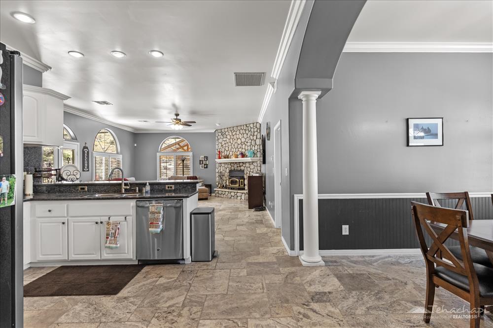 26050 Cumberland Road Tehachapi, CA 93561 - Photo 8 of 68 Gallery Image 8