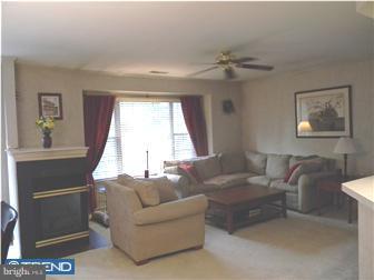 407 Wharton Road Mount Laurel, NJ 08054 - Photo 2 of 12